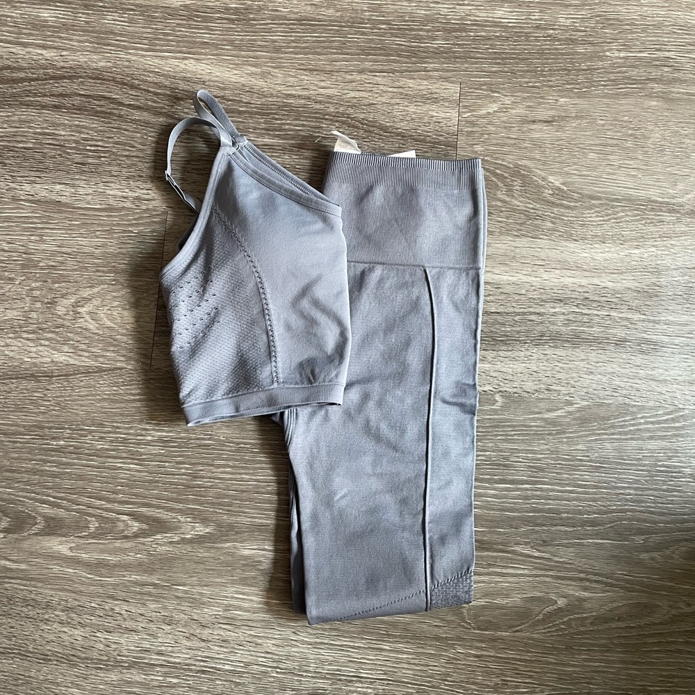 Fabletics blue-grey two piece sports bra/leggings set size XS/S NWT